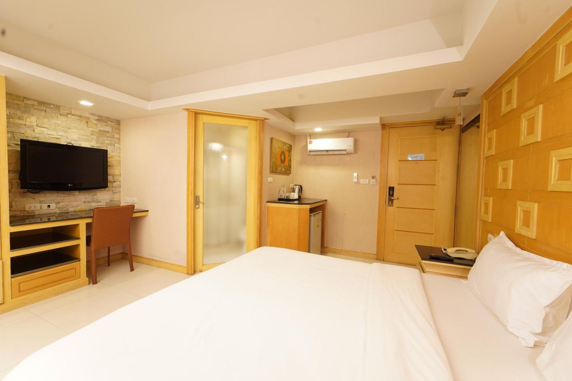 Upar Hotels Sukhumvit 11 Nana Банкок Екстериор снимка